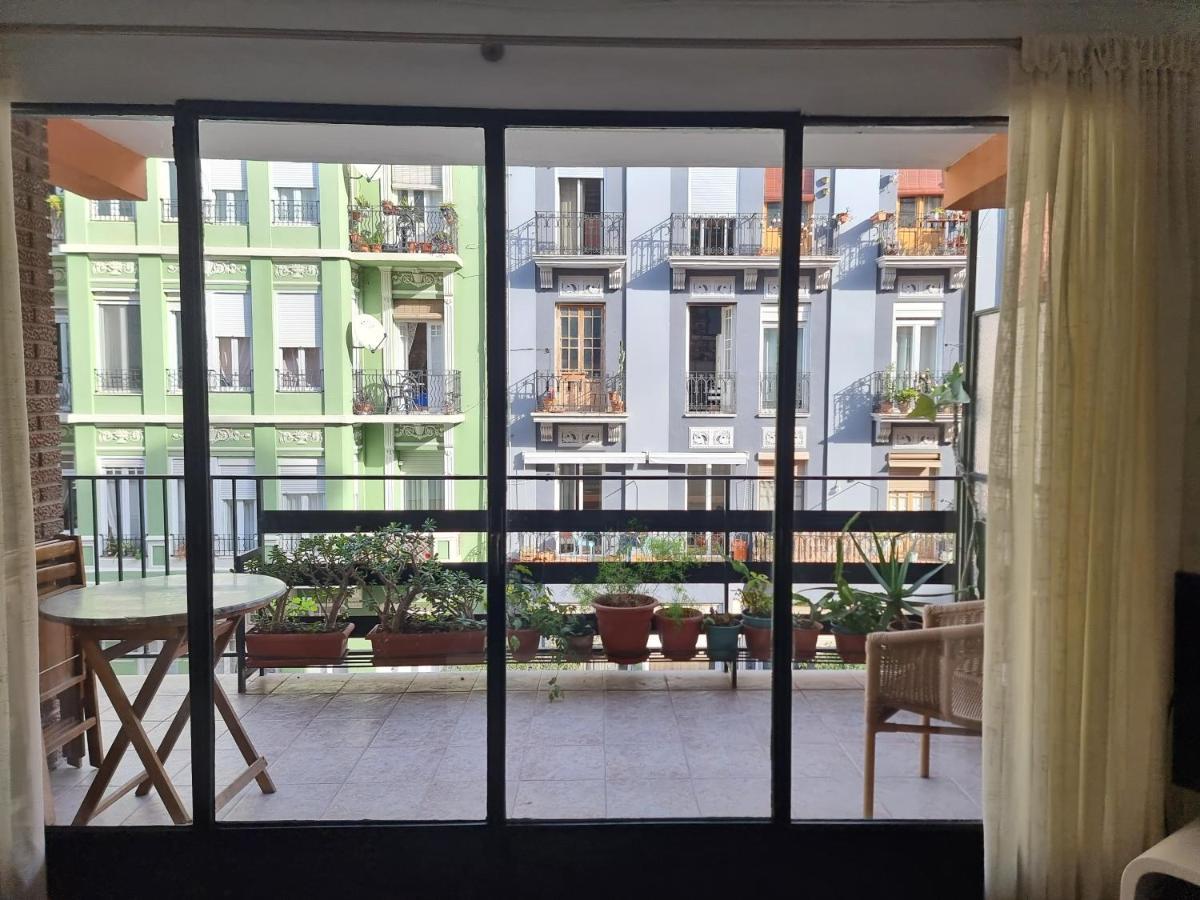 Apartamento Ruzafa Valencia Luaran gambar